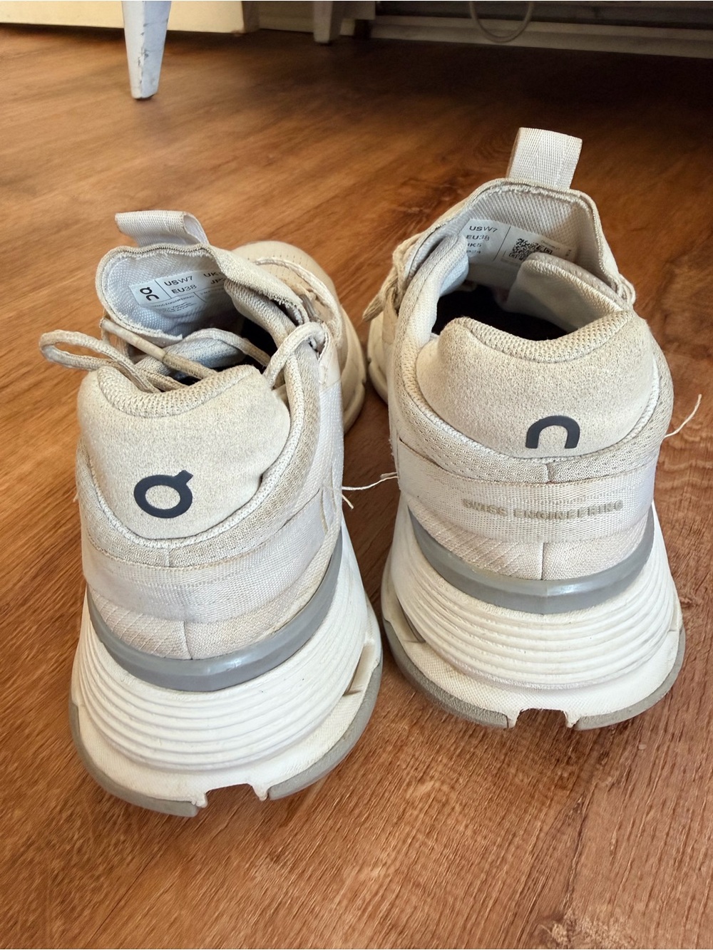 On Running Cloudnova Cloudtec athletic Sneakers running shoes - Picture 6 of 9